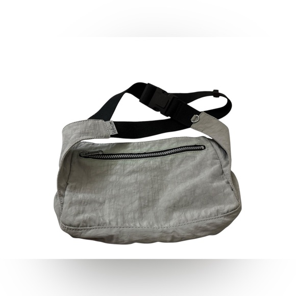 Kipling belt bag in gray - Picture 2 of 5